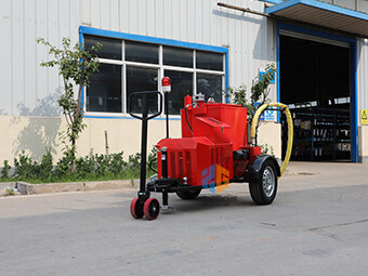 馬路瀝青灌縫機廠家有話說，選對設(shè)備不迷茫！